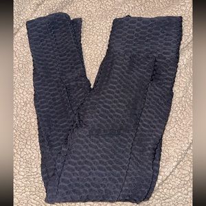 Black TikTok cellulite leggings: size M